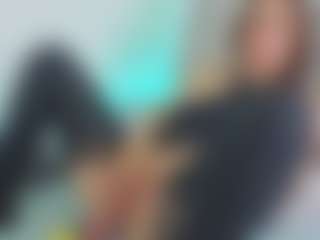 Samaraa-Smith MILF webcam performer live streaming