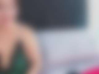 Live cam show with Samaraa-Smith - Squirt Mature on LiveSexCams6