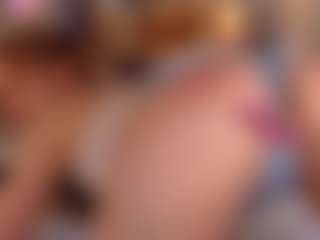 Live cam show with Lola - Shaved on Soda Cam