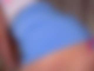 Live cam show with Lola - Genital Piercings on eurowanks.com