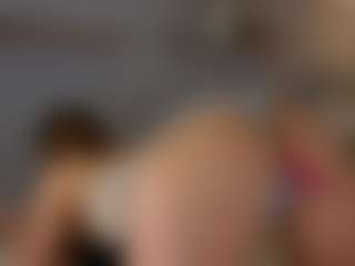 Live cam show with Lola - Shaved on Gym Cam Girls
