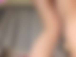 Live cam show with Lola - Normal on StripNow