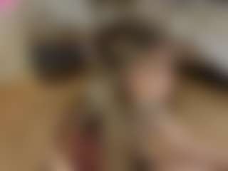 Live cam show with Lola - Shaved on Camsoda