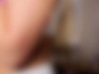 Live cam show with Lola - Shaved on CamwithHer