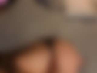 Live cam show with Lola - Brown Hair on Gym Cam Girls