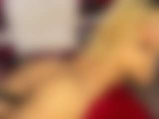 Live cam show with Curly Marshall - Smoke on Camsoda