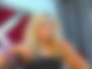 Live cam show with Curly Marshall - Teen (18+) on StripNow