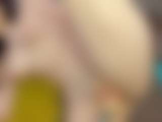 Live cam show with Juicy-Vikki - Facial Piercings on Camsoda
