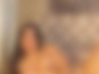Live cam show with LeiaLeen1 - Flashing on sexytreat.net