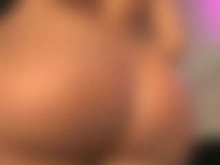 pocahotass-11's Live Sex Cam Show