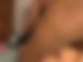 pocahotass-11's Live Sex Cam Show