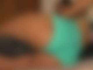 pocahotass-11's Live Sex Cam Show