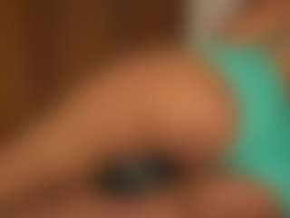 pocahotass-11's Live Sex Cam Show