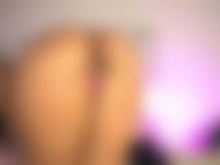pocahotass-11's Live Sex Cam Show