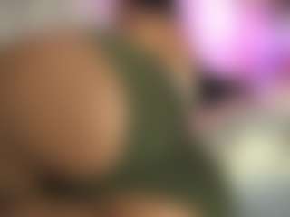 pocahotass-11's Live Sex Cam Show