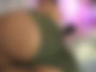 pocahotass-11's Live Sex Cam Show