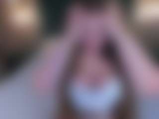 Chloe-Whitee's Live Sex Cam Show
