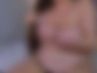 Live cam show with Chloe-Whitee - Handjob on livesuperchat.net