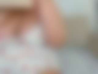 Chloe-Whitee's Live Sex Cam Show