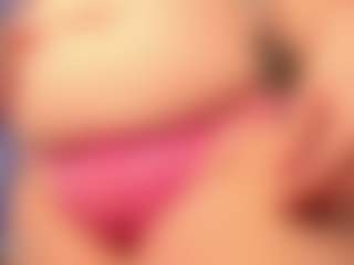 Chloe-Whitee's Live Sex Cam Show