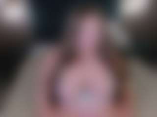 Chloe-Whitee's Live Sex Cam Show