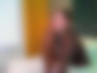 Live cam show with Chloe-Whitee - Blowjob on liverealitysex.com