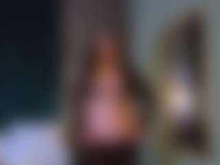 Live cam show with Chloe-Whitee - Handjob on Gym Cam Girls