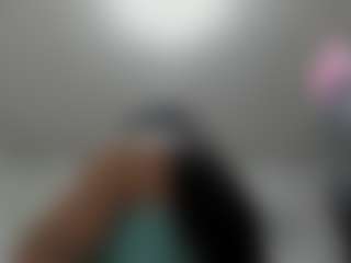 Emiliaa-Rosse's Live Sex Cam Show