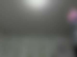 Emiliaa-Rosse MILF webcam performer live streaming