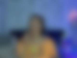 Live cam show with Emiliaa-Rosse - Mature on milfzrlive.com