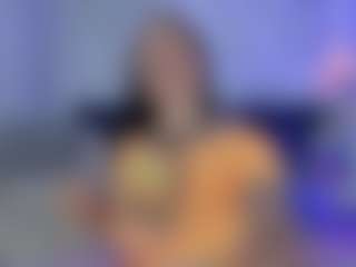 Emiliaa-Rosse MILF webcam performer live streaming