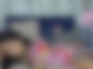 Emiliaa-Rosse MILF webcam performer live streaming