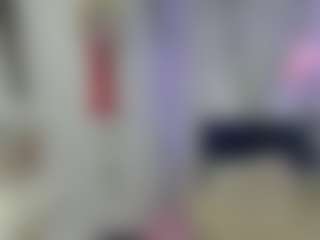 Live cam show with Emiliaa-Rosse - Flashing on CSO-WL