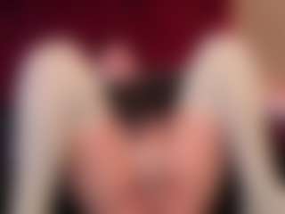 Live cam show with Danna Rouse - Skinny on Gym Cam Girls