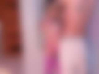 Live cam show with Grace y Tony - Petite Toys on Camsoda