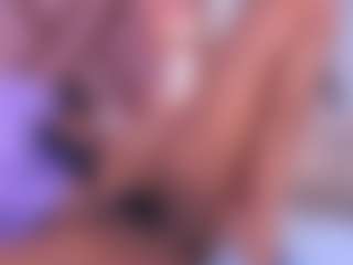 Live cam show with Averlie-Sterling - Ebony Small Tits on Chatstar