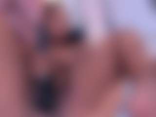 Live cam show with Averlie-Sterling - Black Shaved Pussy on friskycurves.com