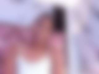 Live cam show with Averlie-Sterling - Ebony on CamwithHer | colombia