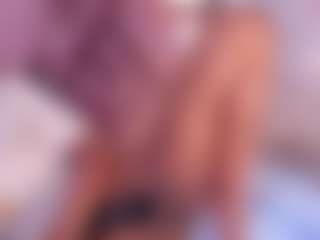 Live cam show with Averlie-Sterling - Oil on camwithhim.com