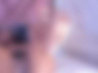 Live cam show with Averlie-Sterling - Ebony Petite on LiveSexCams6