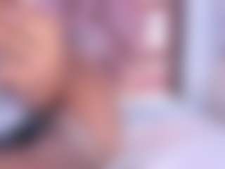 Live cam show with Averlie-Sterling - Ebony Petite on hrnylive.com