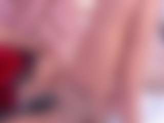 Live cam show with Averlie-Sterling - Oil on Camsoda