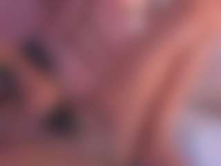 Live cam show with Averlie-Sterling - Black Petite on Camsoda