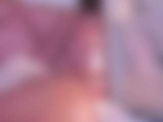 Live cam show with Averlie-Sterling - Black Petite on Camsoda