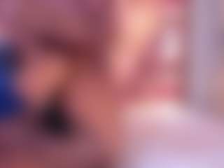 Live cam show with Averlie-Sterling - Ebony Petite on xxxlivecams.org