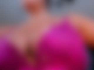Live cam show with SarahYates - Nipple Piercings on Milfs Live