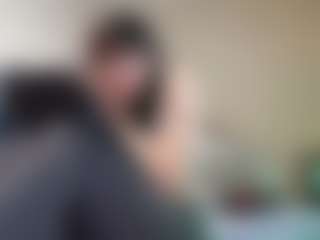 Live cam show with Stonervixen1014 - Flashing on madthumbs