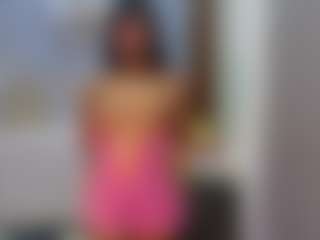 Live cam show with CindyWalton - Camel Toe on luckytryst.com