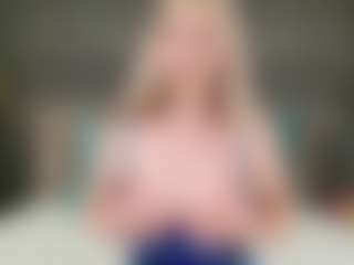 Live cam show with AnneLey - Blonde Hair Petite on Fit Hotties