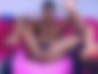 Spettacolo in cam dal vivo con CharlotteBrad - Tiny Tits su Camsoda